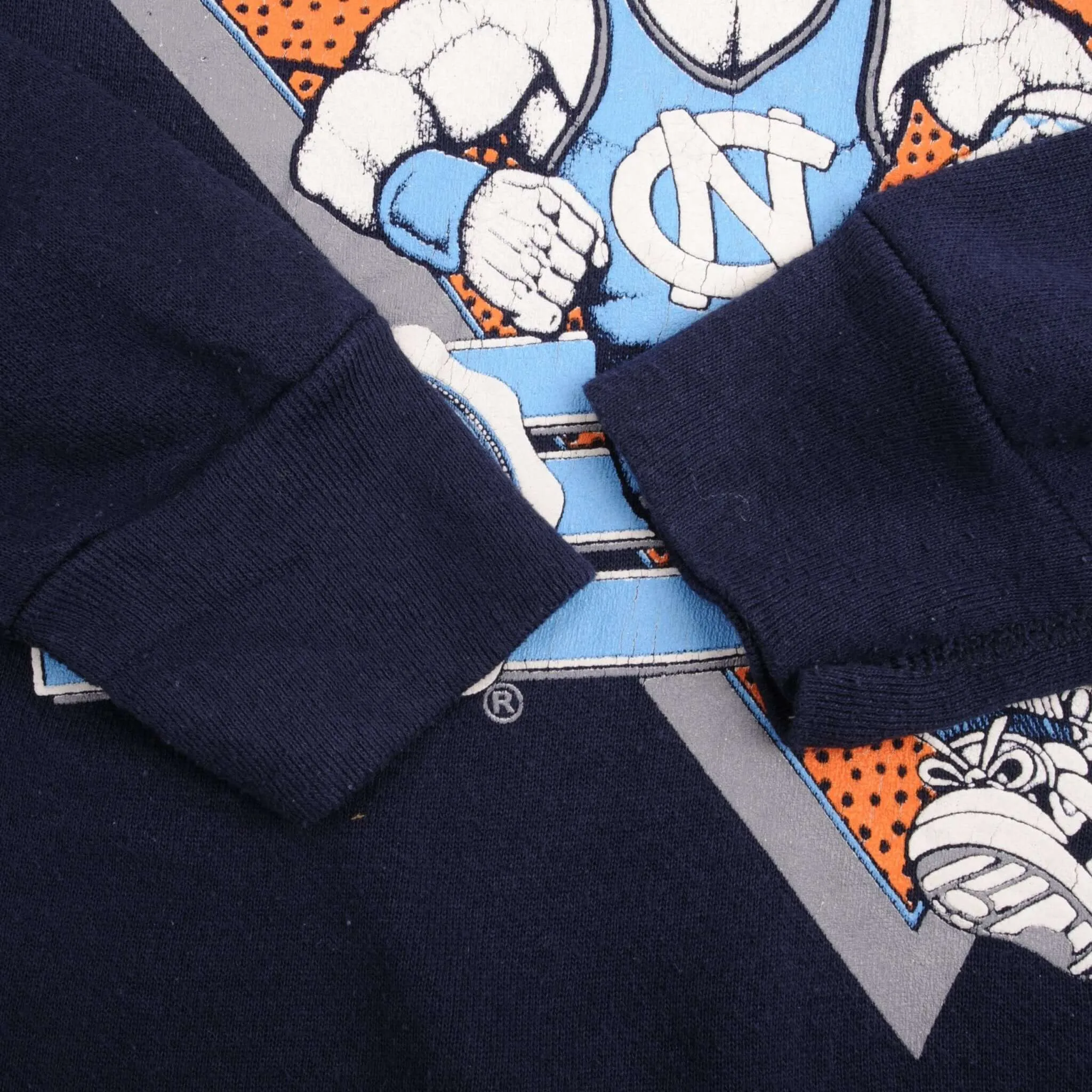 VINTAGE UNC TAR HEELS COLLEGE BASKETBALL SWEATSHIRT 1980S XL MADE IN USA